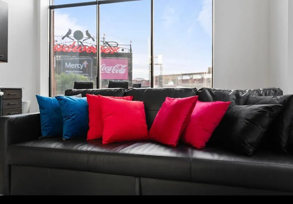 Cozy Apt Across From Ballpark Busch Stadium Saint Louis Apartment