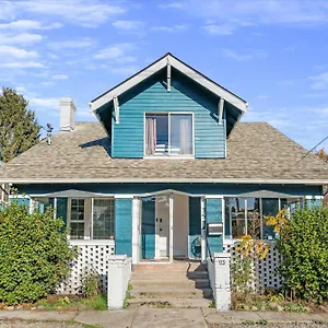  Holiday home Rose House United States